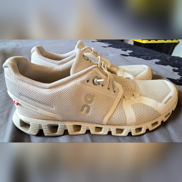 On Running Shoes - ON Cloud Running Shoes